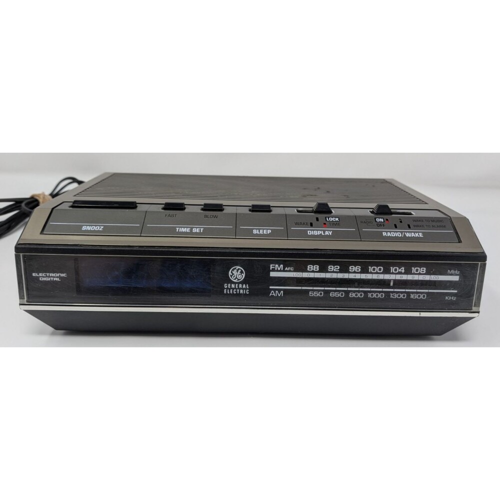 Vintage GE 7-4642B AM/FM Digital Alarm Clock Radio Tested Works Blue 1980s Retro